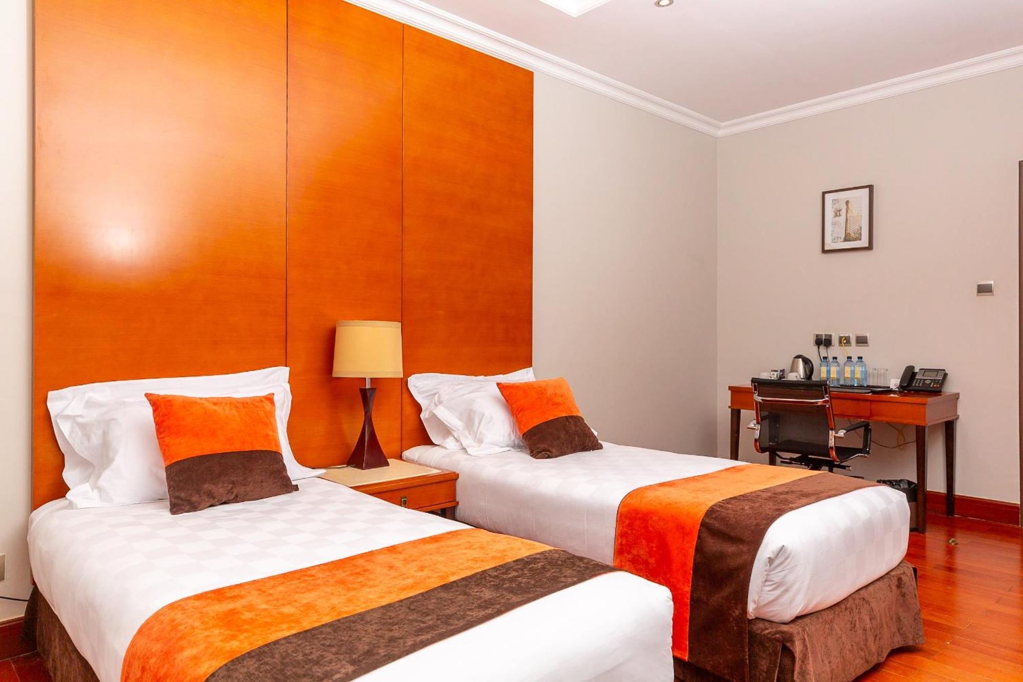 Alba Hotel Meru Zewnętrze zdjęcie