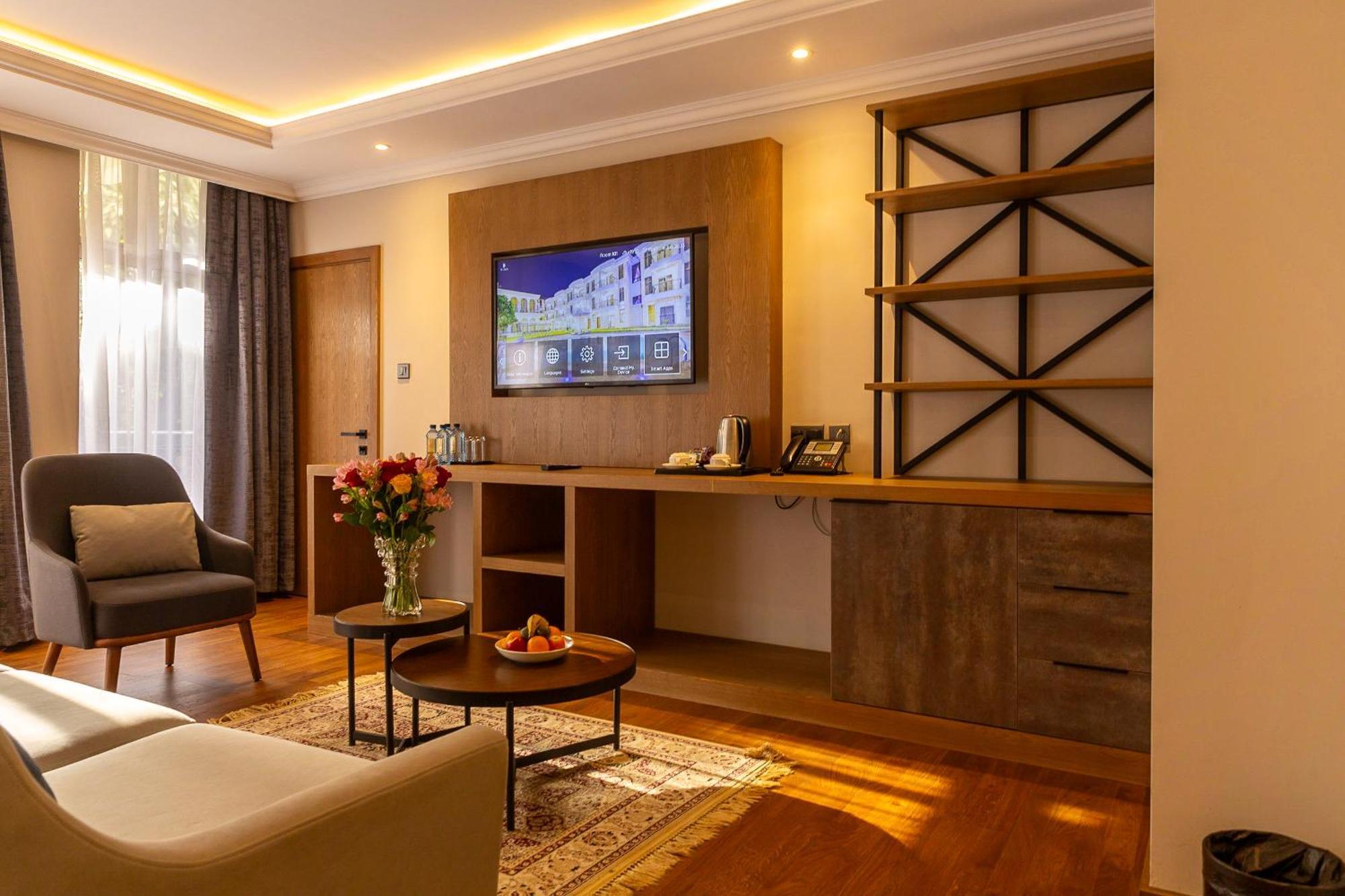 Alba Hotel Meru Zewnętrze zdjęcie
