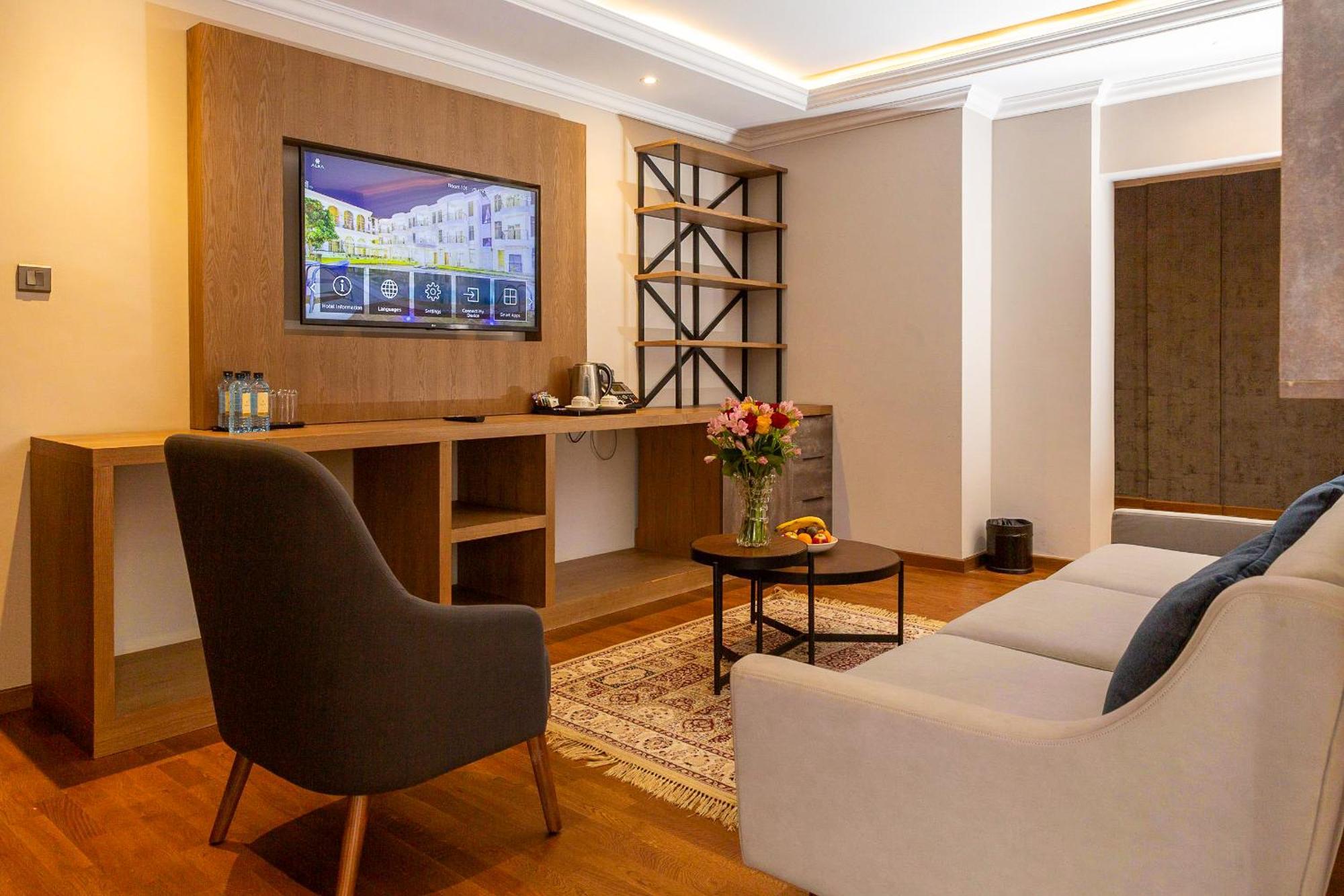 Alba Hotel Meru Zewnętrze zdjęcie