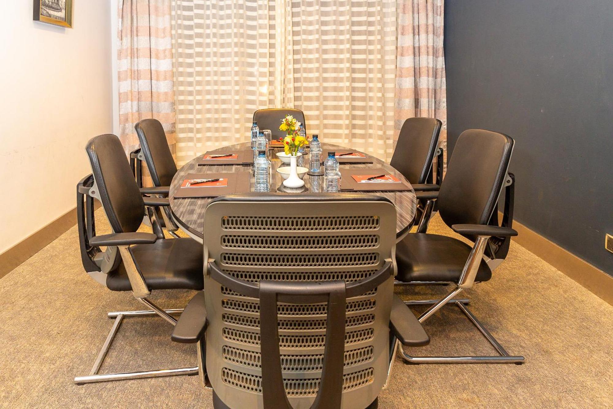 Alba Hotel Meru Zewnętrze zdjęcie