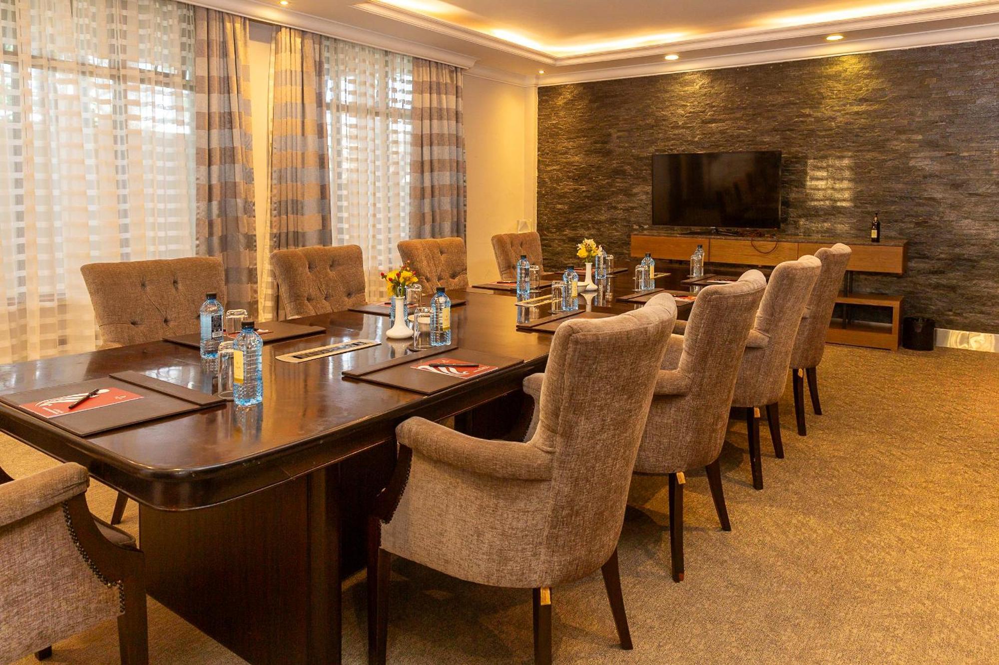 Alba Hotel Meru Zewnętrze zdjęcie