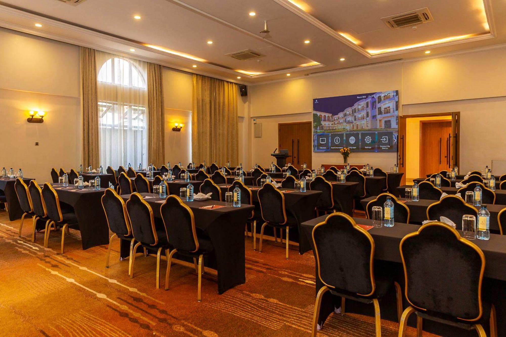 Alba Hotel Meru Zewnętrze zdjęcie