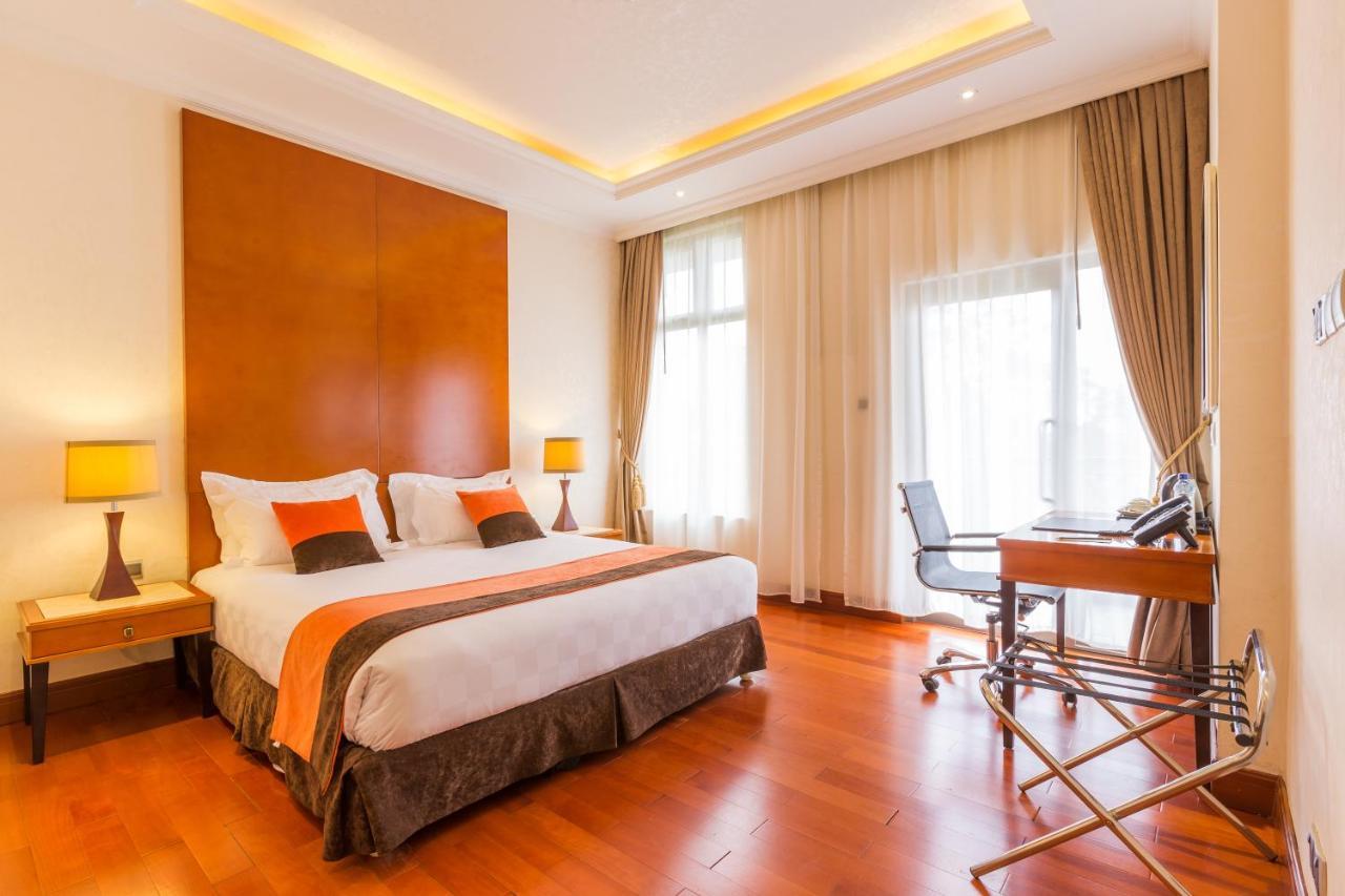 Alba Hotel Meru Zewnętrze zdjęcie